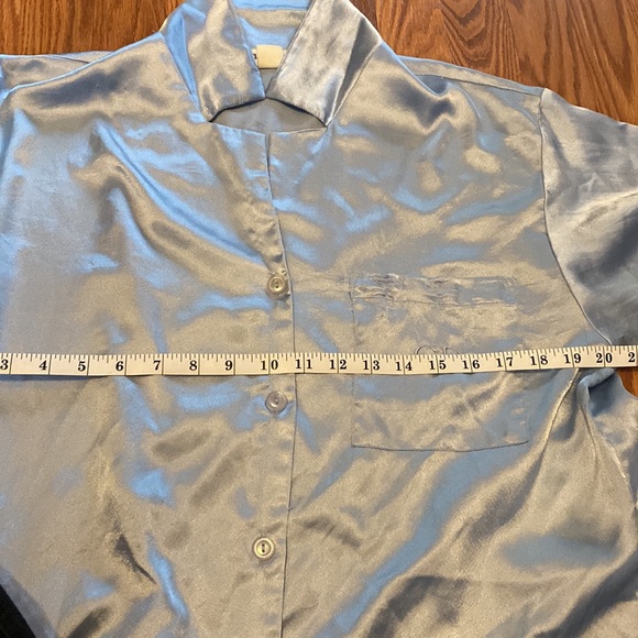 VINTAGE CHRISTIAN DIOR PALE BLUE SATIN PAJAMA TOP WITH EMBROIDERY LOGO. SIZE M/L - Picture 5 of 8